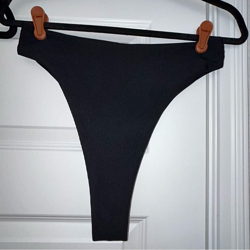 ALOHRA Two Piece Ribbed Cheeky Thong Bikini Swimsuit Set - Picture 3 of 8